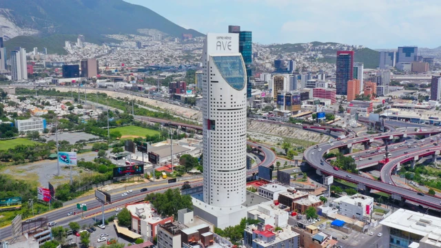 Fachada de clínica CAB AVE en Monterrey, Nuevo León
