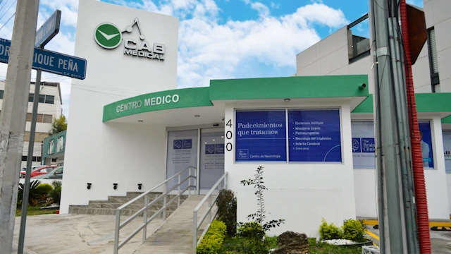 Fachada de clínica CAB Doctores en Monterrey, Nuevo León